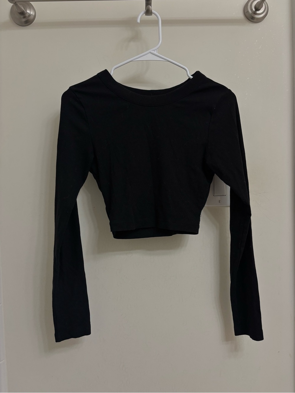 PINK Victoria's Secret Black Long-Sleeve Crop Top